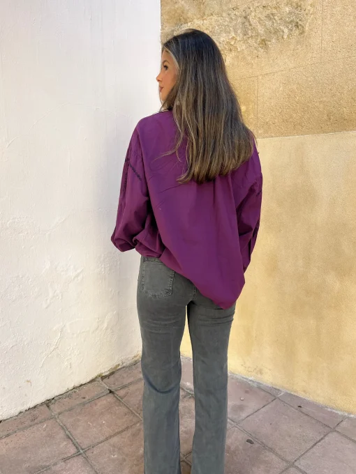 Camisa oversize berenjena