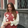 Chaleco punto flores boradas