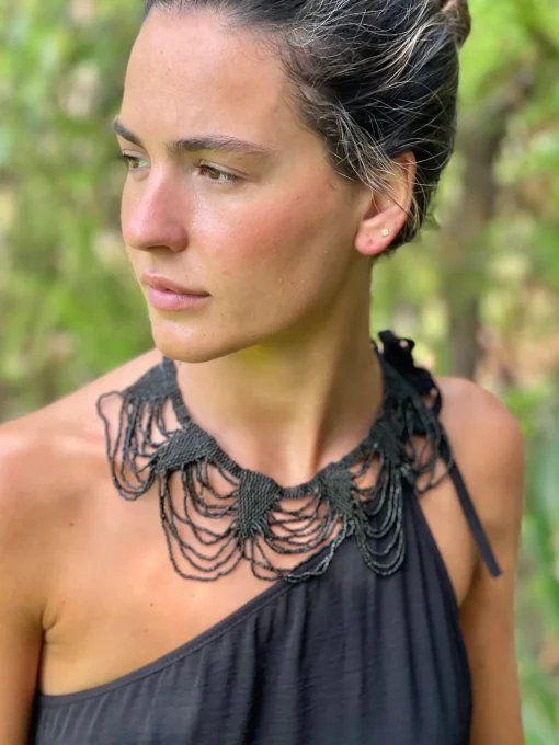 Collar bolas Tani