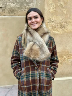 Cuello pelo sintético cruzado