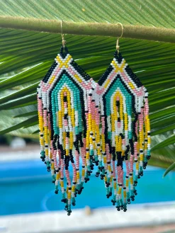 Pendiente bolita étnico